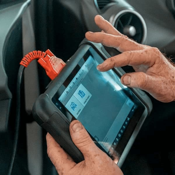 How to use an OBD / OBD2 diagnostic reader tool? A complete overview!